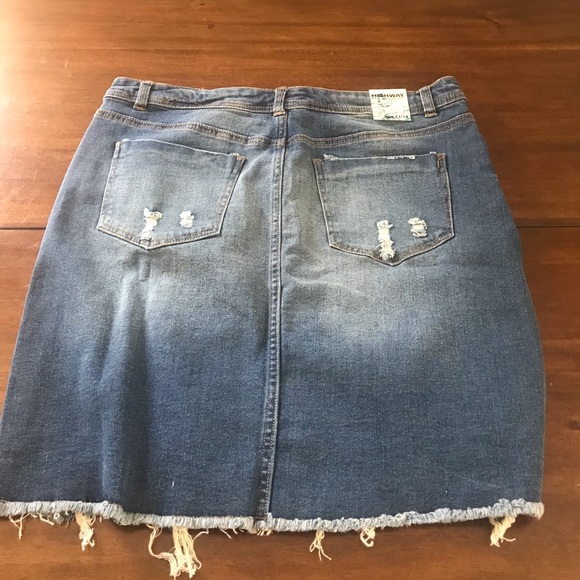 Denim distressed skirt - Picture 2 of 6
